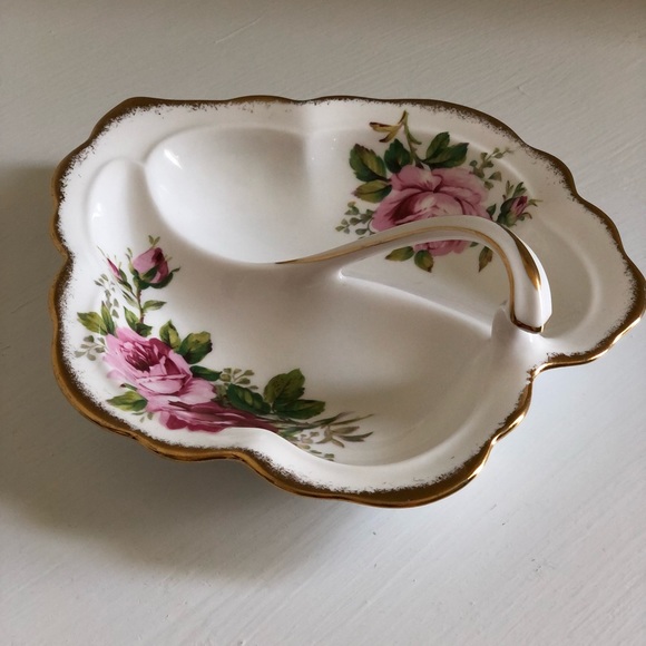 American Beauty, Royal Albert Vintage Bone China Leaf Shaped Dish Trimmed W/Gold - Picture 5 of 9